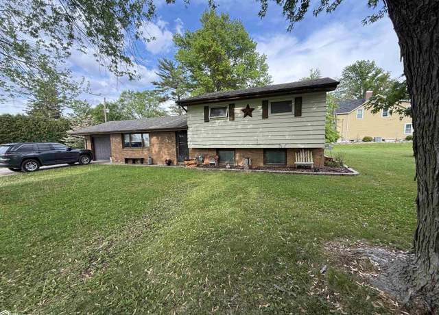 Property at 902 Westland Dr, Burlington, IA 52601, 3 beds, 1.5 baths
