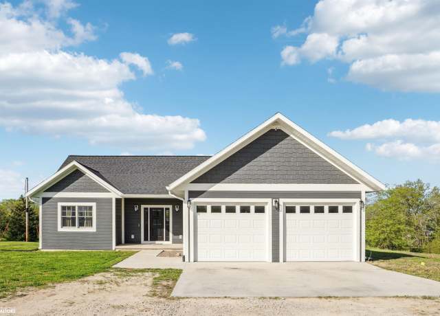 Property at 2230 S 32nd, Fairfield, IA 52556, 5 beds, 3 baths