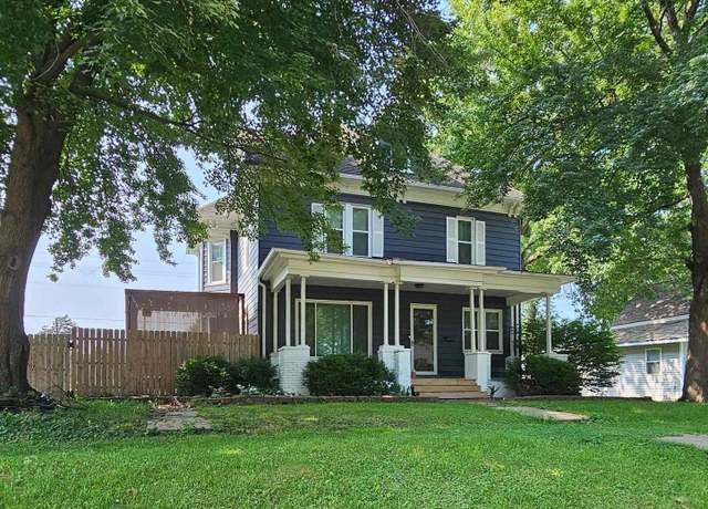 Property at 606 W Montgomery St, Creston, IA 50801, 4 beds, 2 baths