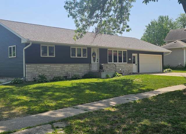 Property at 207 S Colby St, Algona, IA 50511, 4 beds, 3.5 baths