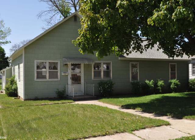 Property at 115 N Crawford St, Carroll, IA 51401, 3 beds, 2 baths