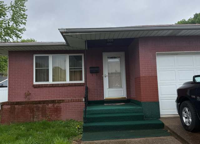 Property at 808 N 9th St, Burlington, IA 52601, 2 beds, 1 bath