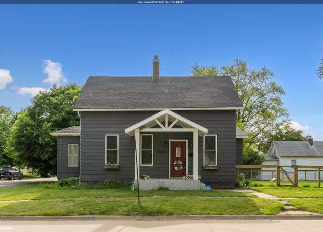Property at 2120 Gnahn St St, Burlington, IA 52601, 2 beds, 1 bath
