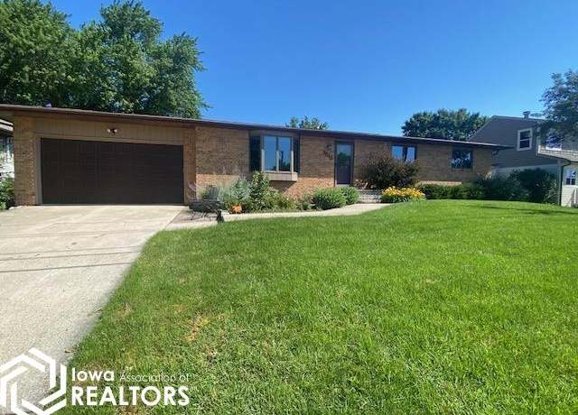 Property at 3512 North Shore Dr, Clear Lake, IA 50428, 5 beds, 4 baths