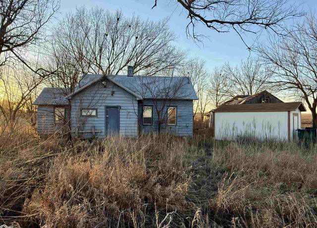 Property at 1520 T Ave, Grand Junction, IA 50107, 2 beds, 1 bath