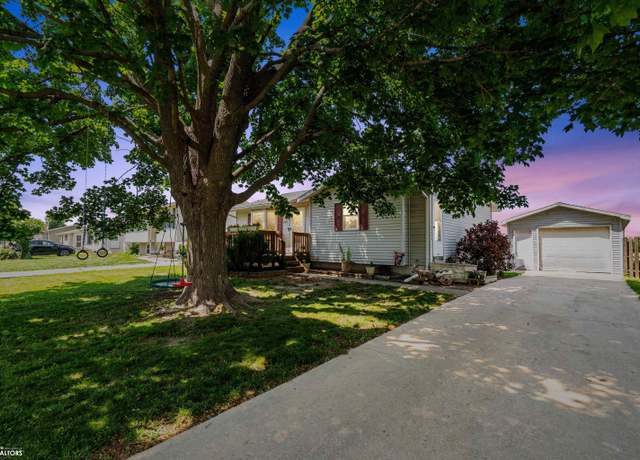 Property at 1205 Larkfield Ct, Marshalltown, IA 50158, 4 beds, 2 baths