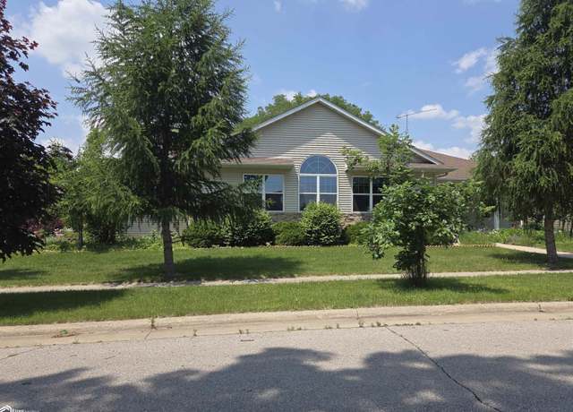 Property at 1109 S 10th Pl, Clear Lake, IA 50428, 3 beds, 3 baths