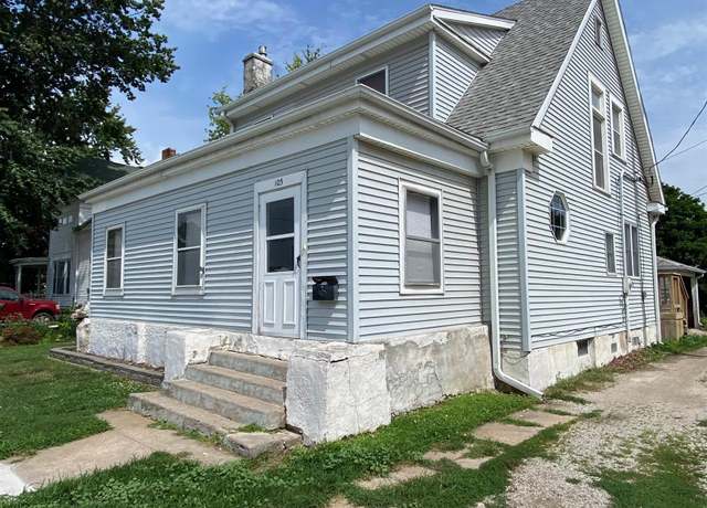 Property at 103 E Henry St, Mount Pleasant, IA 52641, 4 beds, 1.5 baths