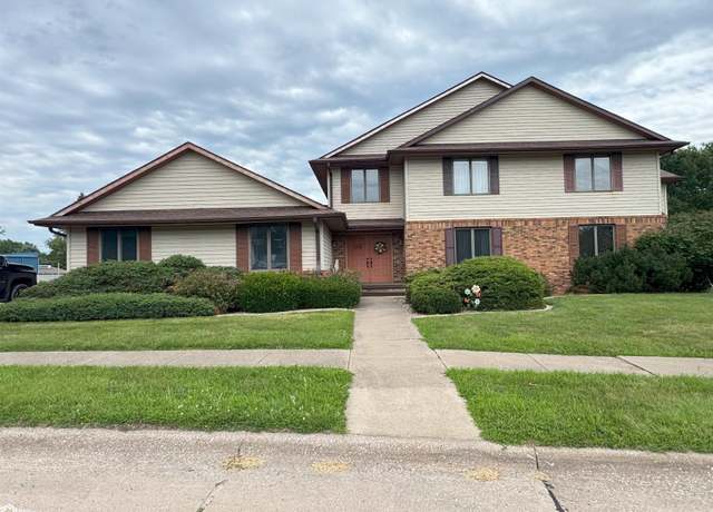 Property at 1608 C2 Orchard Meadow Dr Unit C2, Burlington, IA 52601, 2 beds, 2 baths