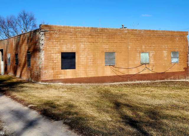 Property at 903 S D St, Oskaloosa, IA 52577