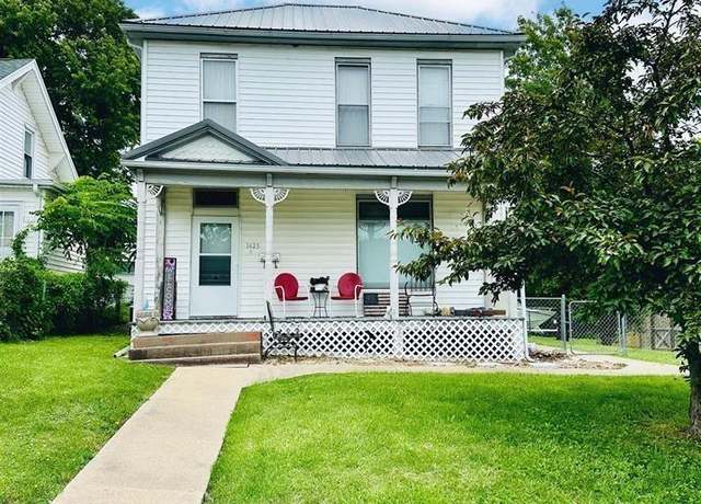 Property at 1425 Fulton St, Keokuk, IA 52632, 3 beds, 2 baths