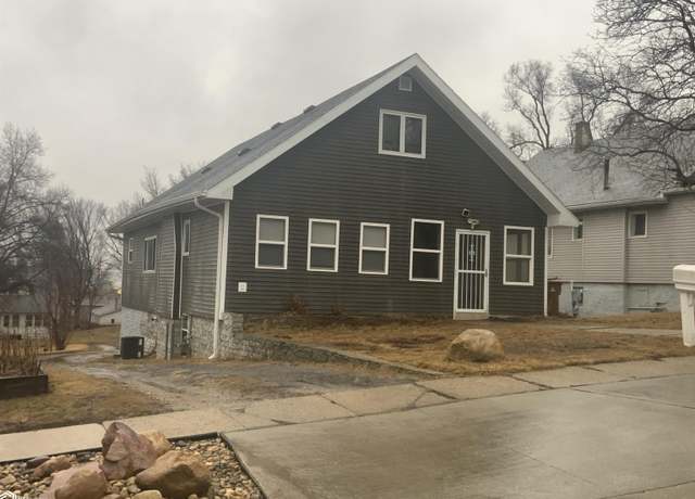 Property at 820 Broadway, Denison, IA 51442, 3 beds, 2 baths