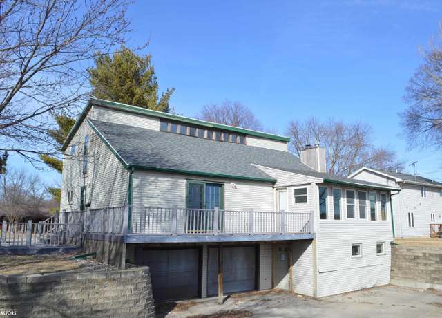 Property at 659 3rd Pl SE, Mason City, IA 50401, 3 beds, 2 baths