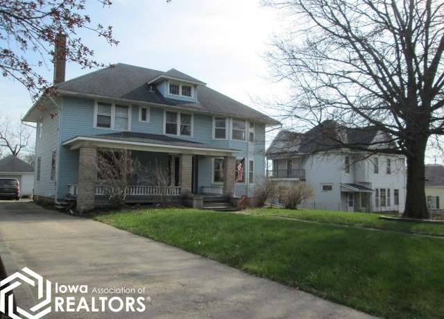 Property at 824 Woodlawn Avevnue Ave, Chariton, IA 50049, 4 beds, 2.5 baths