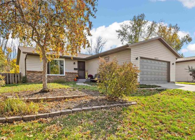 Property at 4021 Charter Oak Ln SE, Cedar Rapids, IA 52403, 3 beds, 2 baths