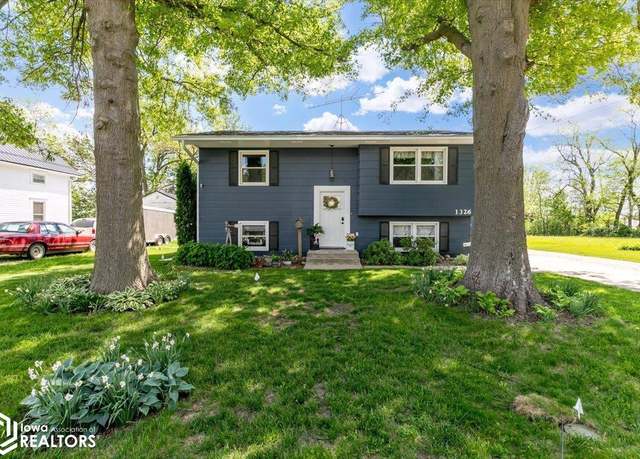 Property at 1326 Davis Ave, Grinnell, IA 50112, 4 beds, 2 baths