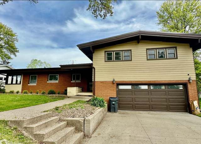 Property at 2508 Clearview Ave, Burlington, IA 52601, 3 beds, 2 baths