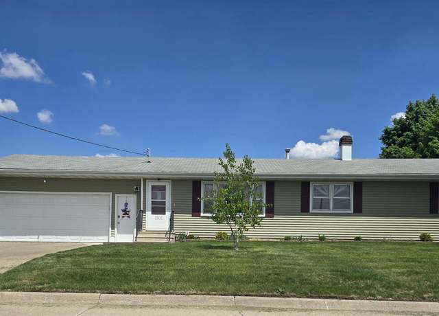 Property at 1505 Circle Dr, Vinton, IA 52349, 3 beds, 1.5 baths