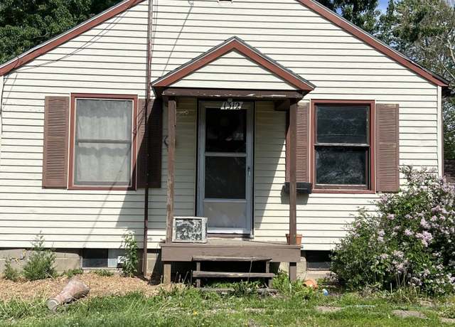 Property at 1312 South 1st St, Oskaloosa, IA 52577, 2 beds, 1 bath
