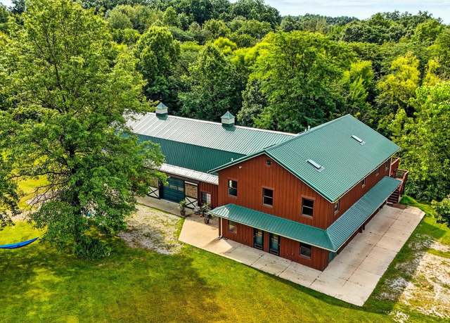 Property at 2309 Kale Blvd, Fairfield, IA 52556, 6 beds, 2.5 baths
