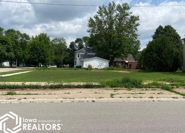 Property at 106 3rd St SE, Britt, IA 50423