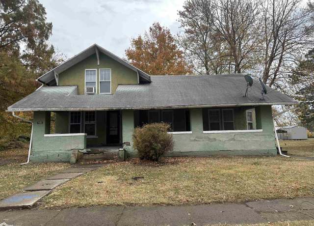 Property at 735 N 11th St, Centerville, IA, 4 beds, 1 bath