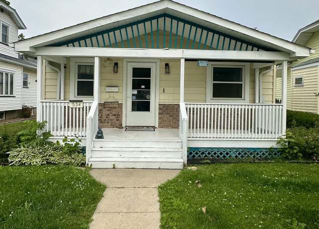 Property at 534 Broadway St, West Burlington, IA 52655, 4 beds, 2.5 baths