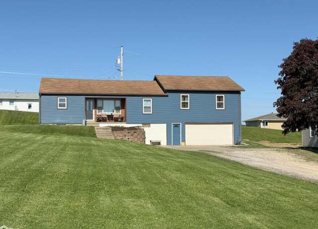 Property at 104 N 27th St, Marshalltown, IA 50158, 4 beds, 1 bath