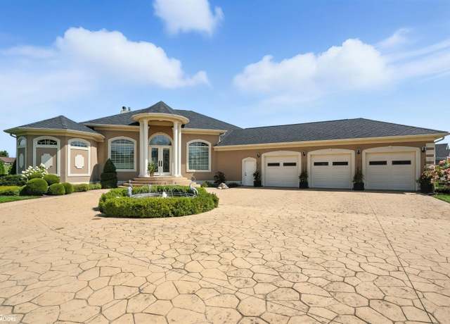 Property at 5632 Clubhouse Dr, Burlington, IA 52601, 4 beds, 5 baths