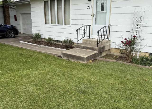 Property at 215 W Johnston St, Gladbrook, IA 50635, 2 beds, 1.5 baths