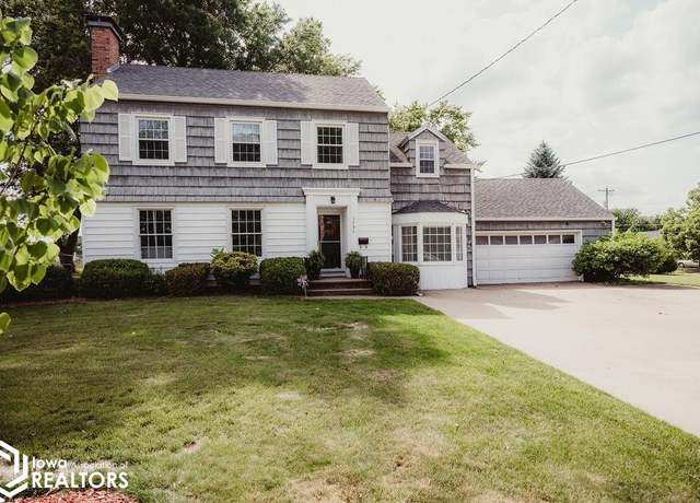 Property at 1731 N Elm St, Ottumwa, IA 52501, 4 beds, 2.5 baths