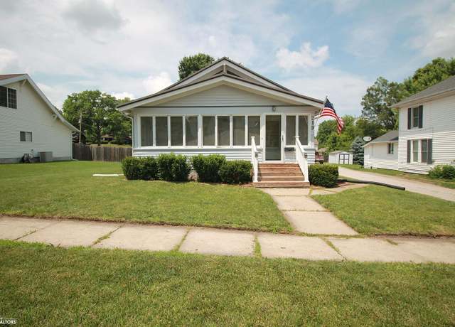 Property at 219 W Clark St, Clarinda, IA 51632, 2 beds, 1.5 baths