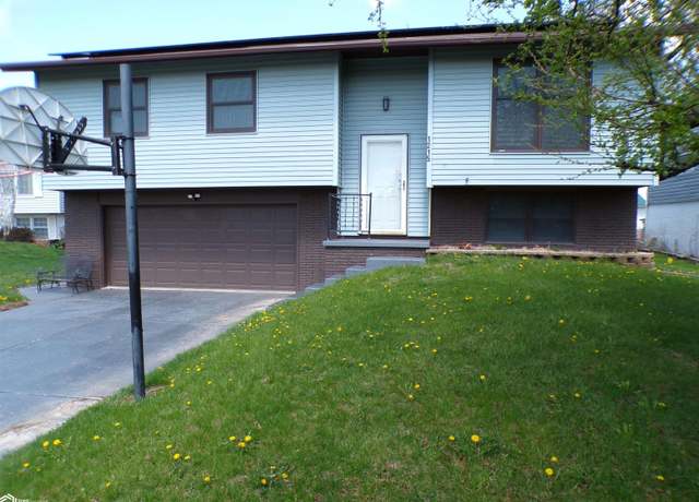 Property at 1215 Rolling Meadows Rd, Marshalltown, IA 50158, 4 beds, 2.5 baths
