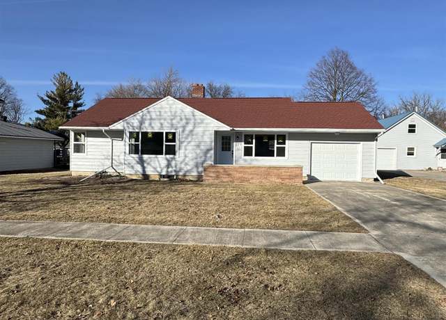 Property at 220 W Maple St, Hubbard, IA 50122, 3 beds, 2 baths