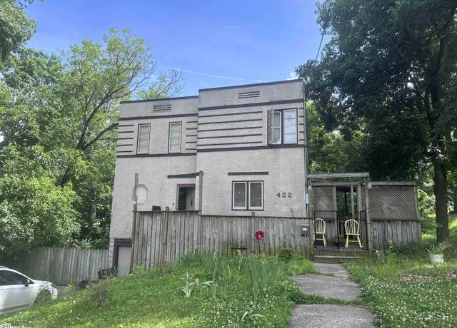 Property at 422 E Maple Ave, Ottumwa, IA 52501, 3 beds, 2.5 baths