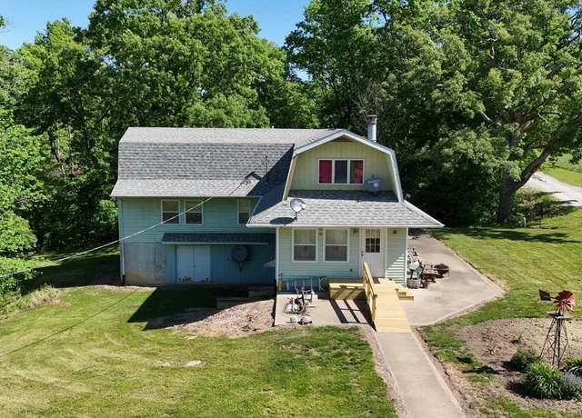 Property at 2317 Walker Ln, Keokuk, IA 52632, 4 beds, 2 baths