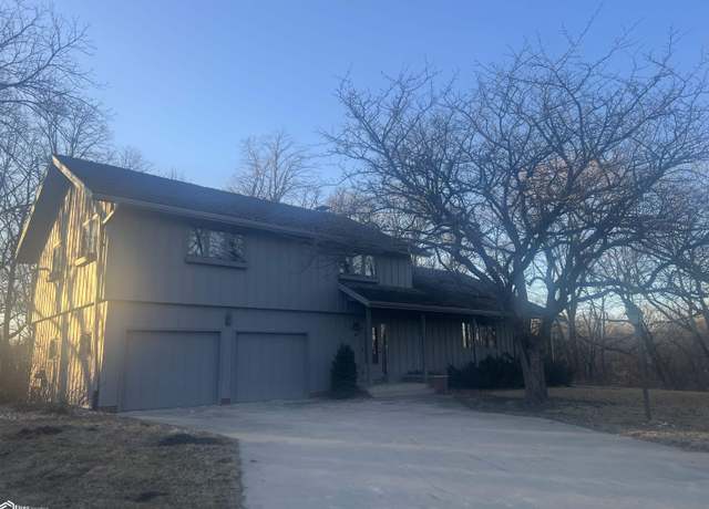 Property at 14 Walnut Circle Cir, Humboldt, IA 50548, 4 beds, 2.5 baths