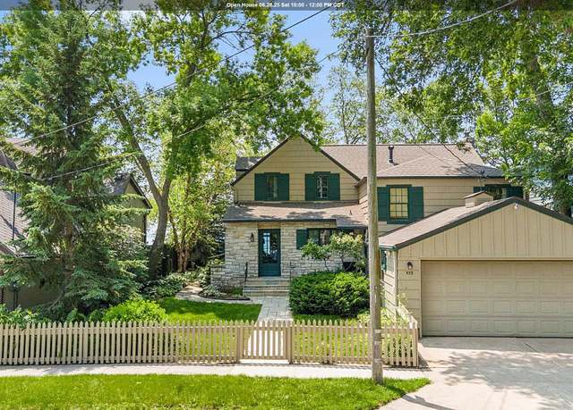 Property at 533 N Shore Dr Dr, Clear Lake, IA 50428, 5 beds, 3.5 baths
