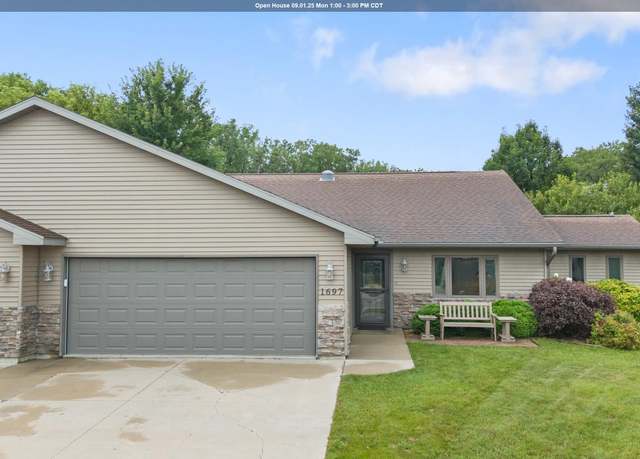 Property at 1697 10 St SW, Mason City, IA 50401, 2 beds, 2 baths