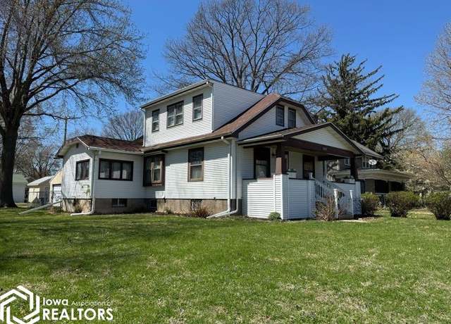 Property at 2007 River St, Burlington, IA 52601, 4 beds, 2 baths