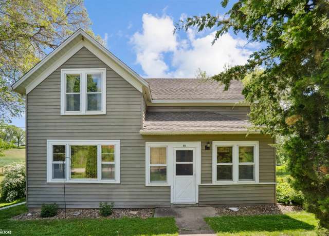 Property at 104 Roosevelt St, Marshalltown, IA 50158, 3 beds, 1 bath