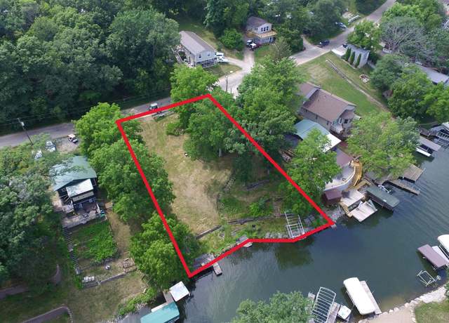 Property at 1059 Lakeshore Dr, Brooklyn, IA 52211