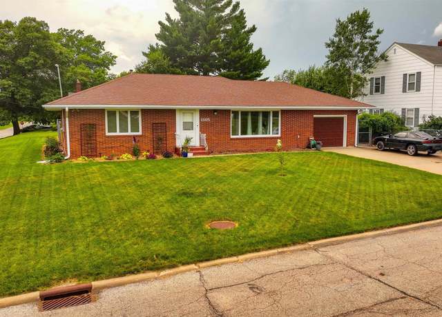 Property at 1805 N Ash St, Ottumwa, IA 52501, 2 beds, 1 bath