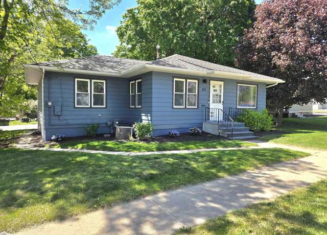 Property at 313 Rocksylvania Ave, Iowa Falls, IA 50126, 2 beds, 1.5 baths