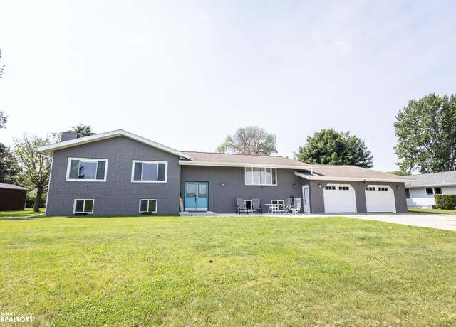 Property at 912 9th St NE, Belmond, IA 50421, 4 beds, 3 baths