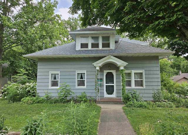 Property at 1108 C Ave E, Oskaloosa, IA 52577, 3 beds, 2.5 baths