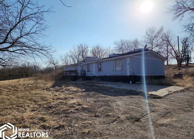 Property at 200 3rd Ave W, Grinnell, IA 50112, 5 beds, 2 baths