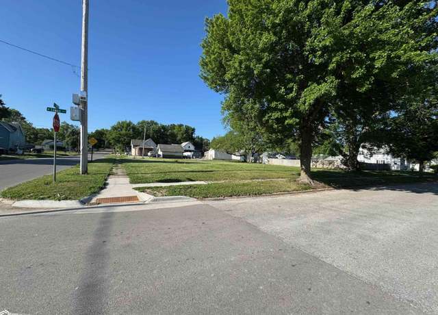 Property at 108 N Center & 102 W Lowell, Shenandoah, IA 51601