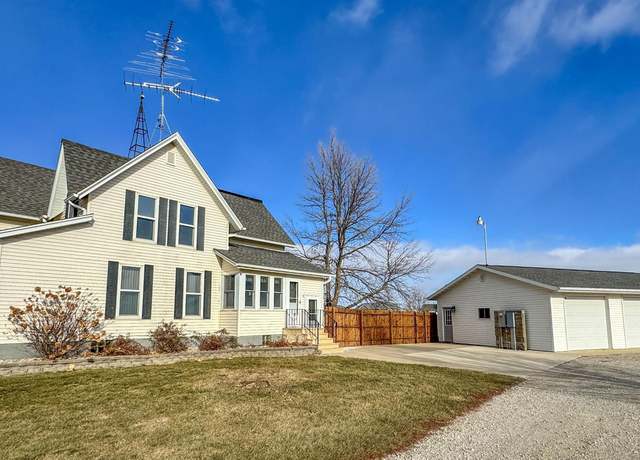 Property at 1343 Raven Ave, Hampton, IA 50441, 3 beds, 1.5 baths