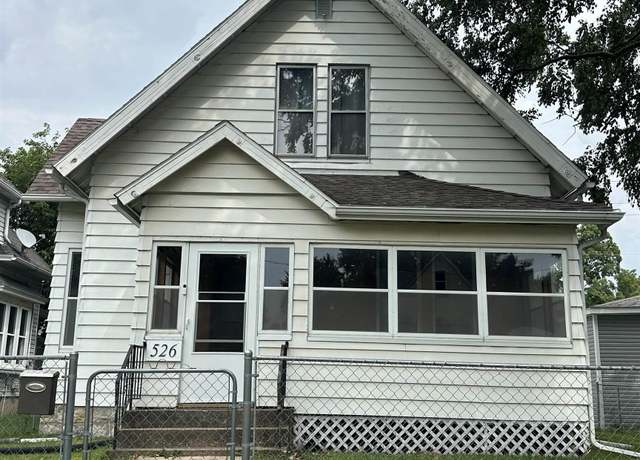 Property at 526 S Central Ave, Burlington, IA 52601, 3 beds, 1 bath